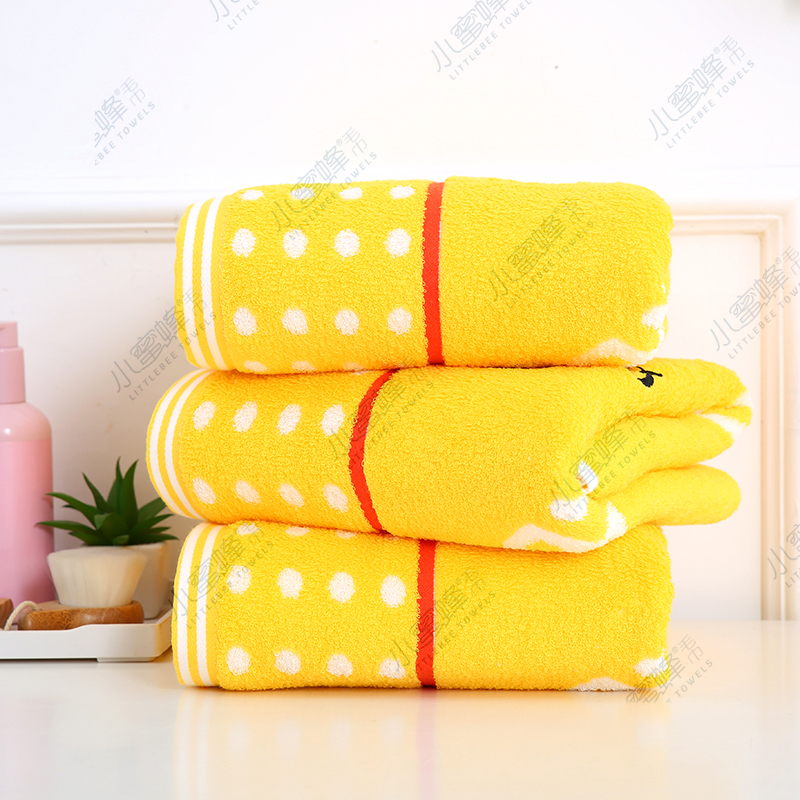 Bee Child Towel Positive And Negative 32 Super Soft Yarn Couple Bath Towel No. : 001 Application Scenario