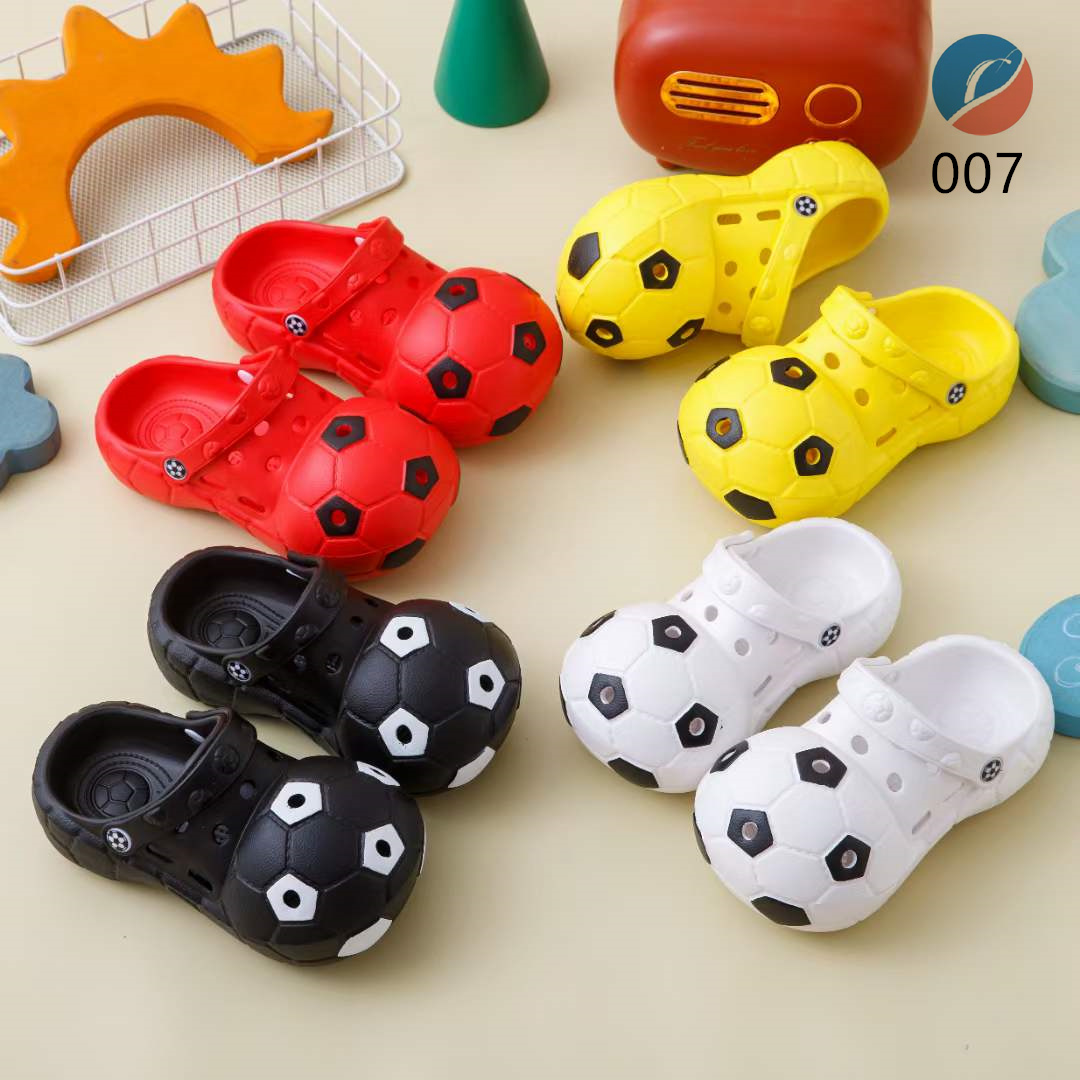 New soccer sandals female EVA wear sandals home thick soles family non-slip children's slippers 007