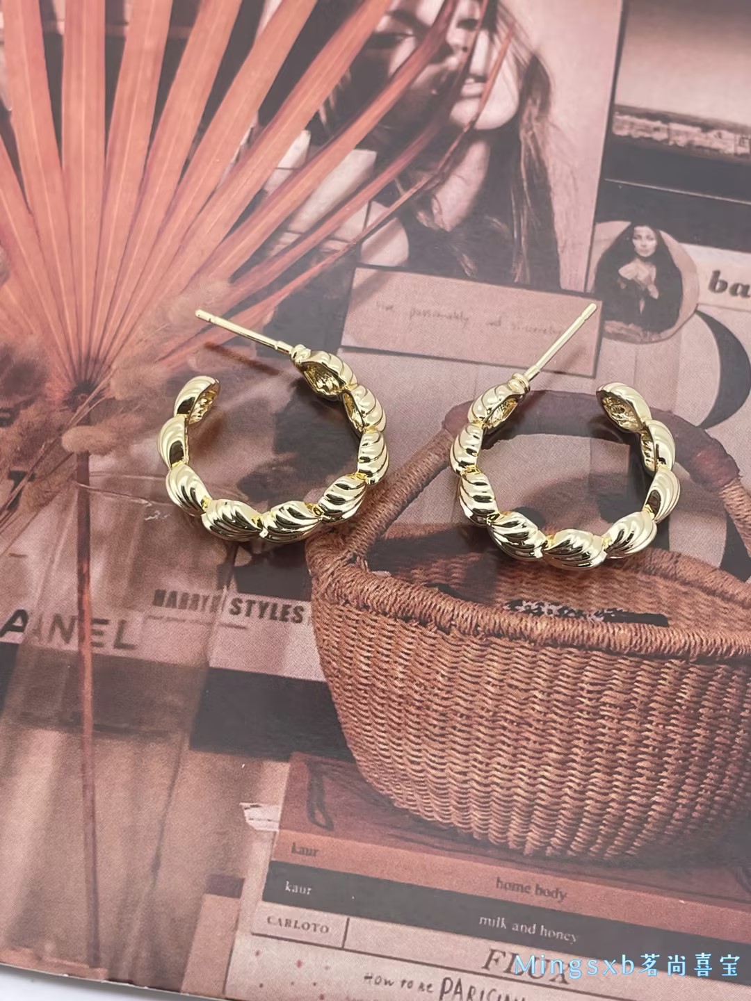 Cute earrings and accessories for ladies, simple earrings and earrings, silver accessories, Korean version Item Picture