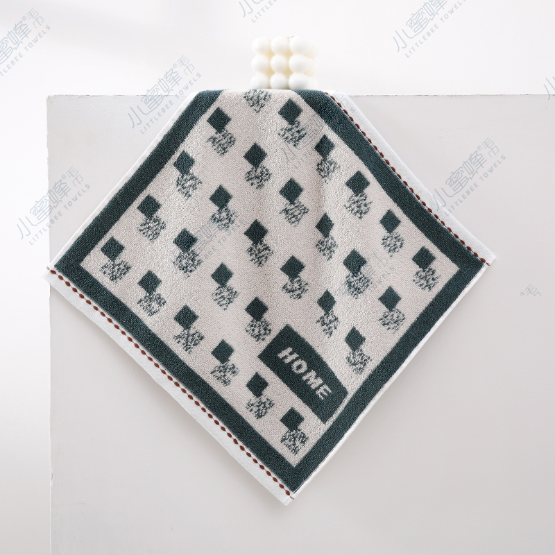 A Class A Baby Positive And Negative 32 Strands Thread Towel Super Absorbent Little Bee Towel Item No. : 113 Application Scenario