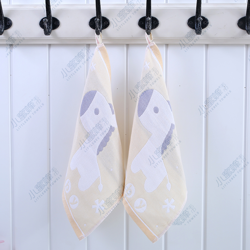 Bamboo Fiber Gauze Towel Cartoon Pattern Towel Super Small Bee Towel Item No. : 111 Application Scenario