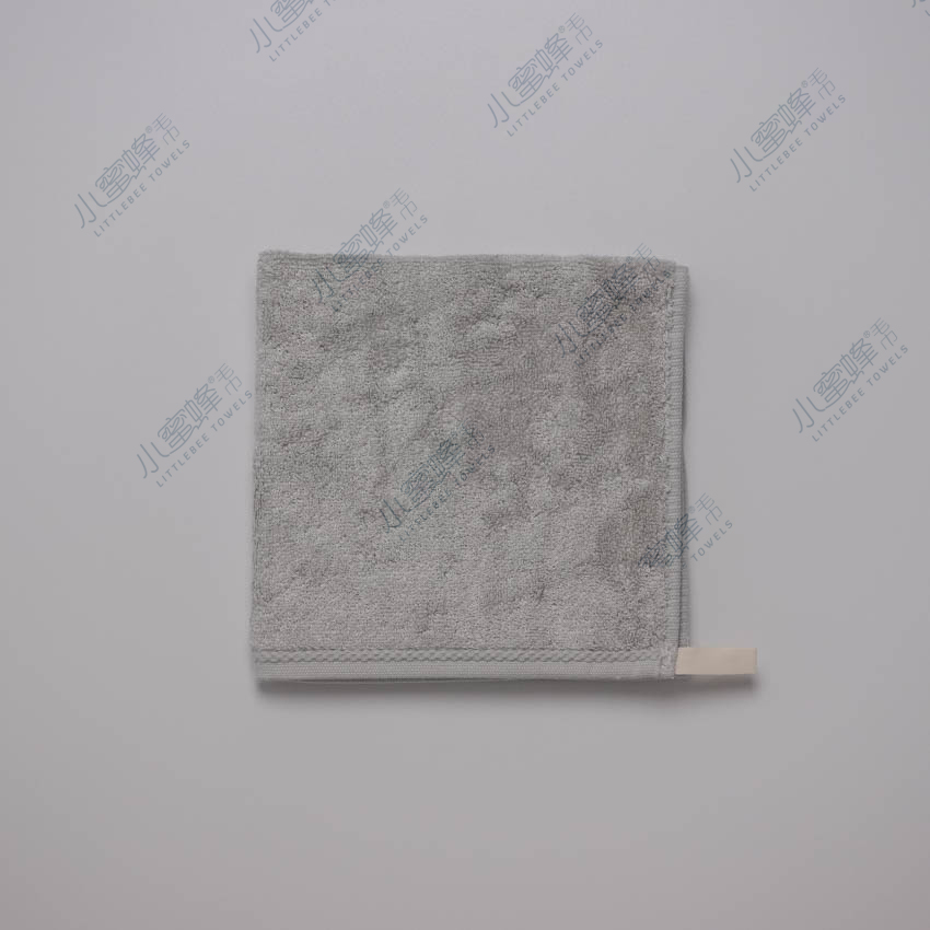 A Generation Of Bamboo Fiber Face Towel Solid Color Features Edge Multi-Color Small Bee Square: 105 Application Scenario