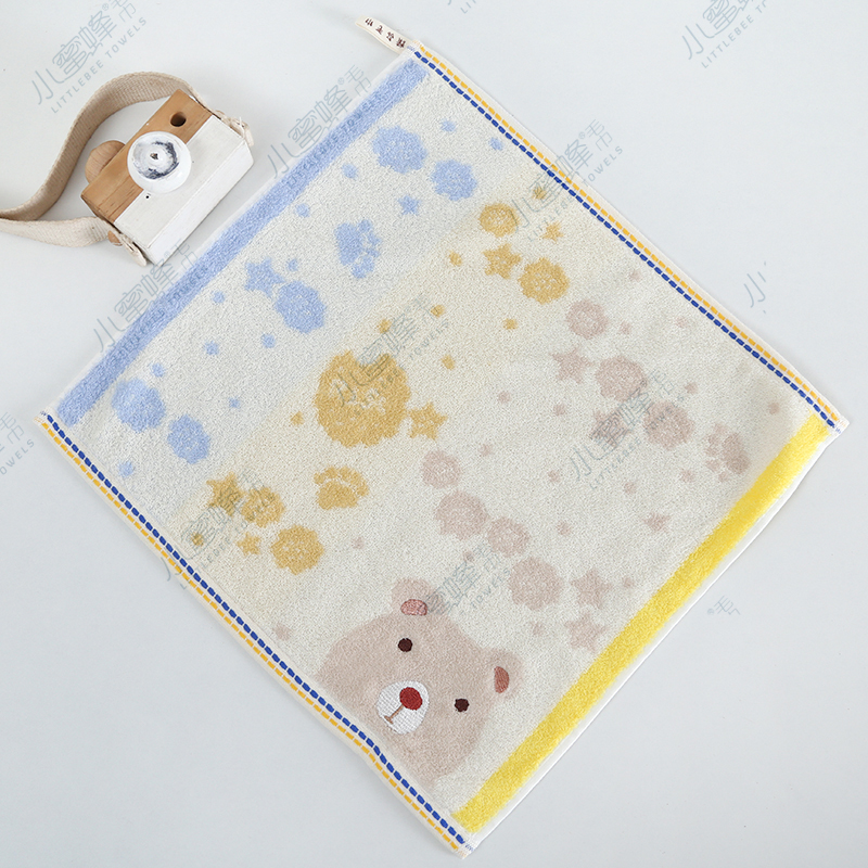 A Small Bee Towel 32 Strands Super Soft Yarn Class A Children's Face Towel Item No. : 102 Item Picture