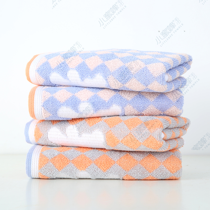 Yarn Pure Cotton Jacquard Child Towel Children's Face Towel Small Lattice Little Bear Little Bee Child Towel No. : 215 Item Picture