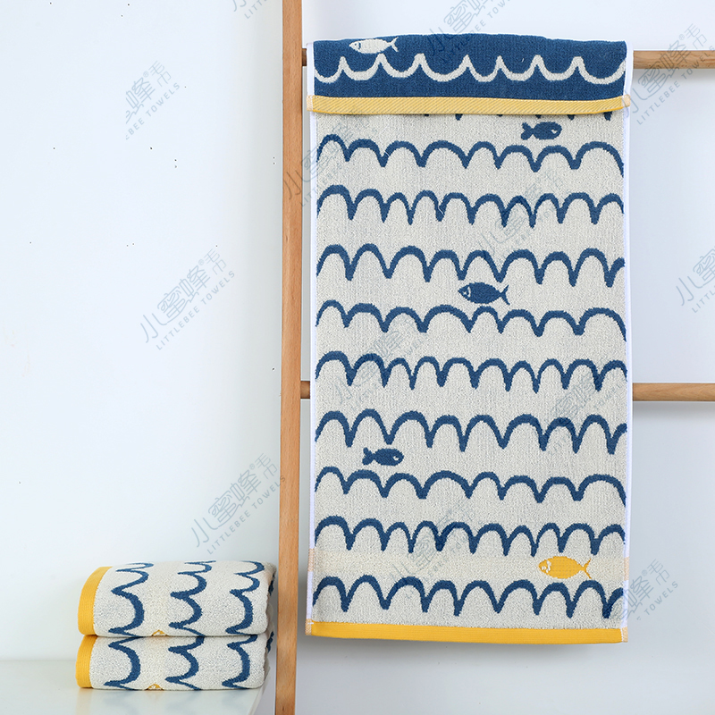 Una pieza de reemplazo de cabello de 32 hilos toalla facial de algodón letra jacquard toalla pequeña abeja número de artículo: 610 Specification image