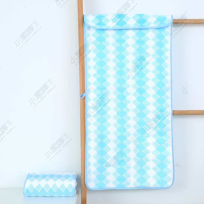 A Dry Hair Towel Coral Velvet Wrapped Bath Towel Grid Super Absorbent No. : 306 Application Scenario