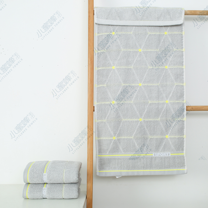 Plain Cut Adult Face Towel Hair Labor Protection Towel Little Bee Towel Item No. : 402 Application Scenario