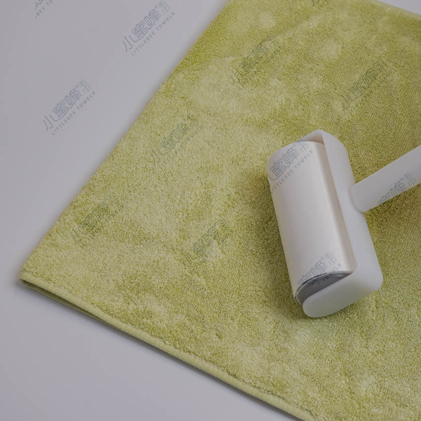 A Generation Of Bamboo Fiber Face Towel Solid Color Features Edge Multi-Color Small Bee Towel: 717 Item Picture