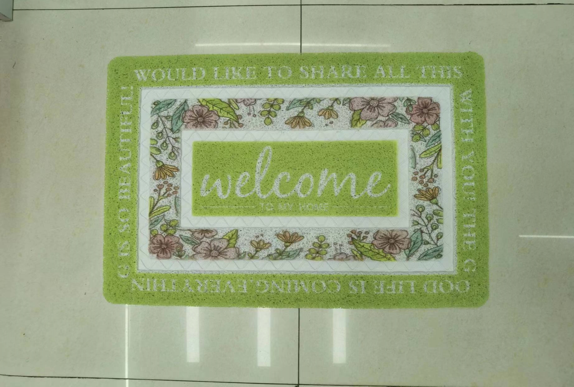The new 3D square square-shaped floor mat, PVC mat, anti-slip mat, door mat, bathroom mat, brushed mat, foot mat and indoor mat have multiple patterns and good anti-slip effect. The size is 40*60CM Application Scenario