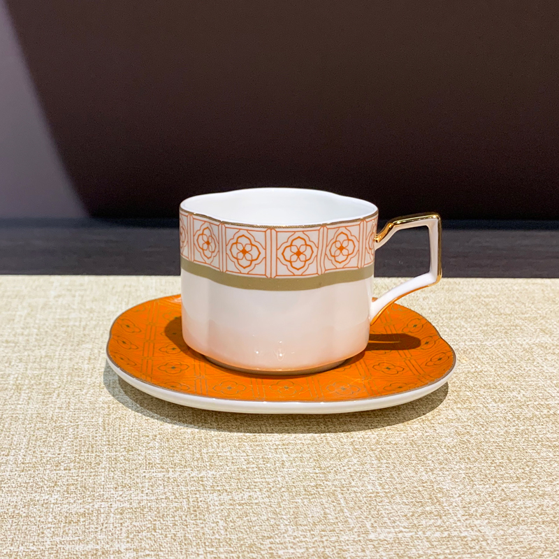 酒店餐具实物图