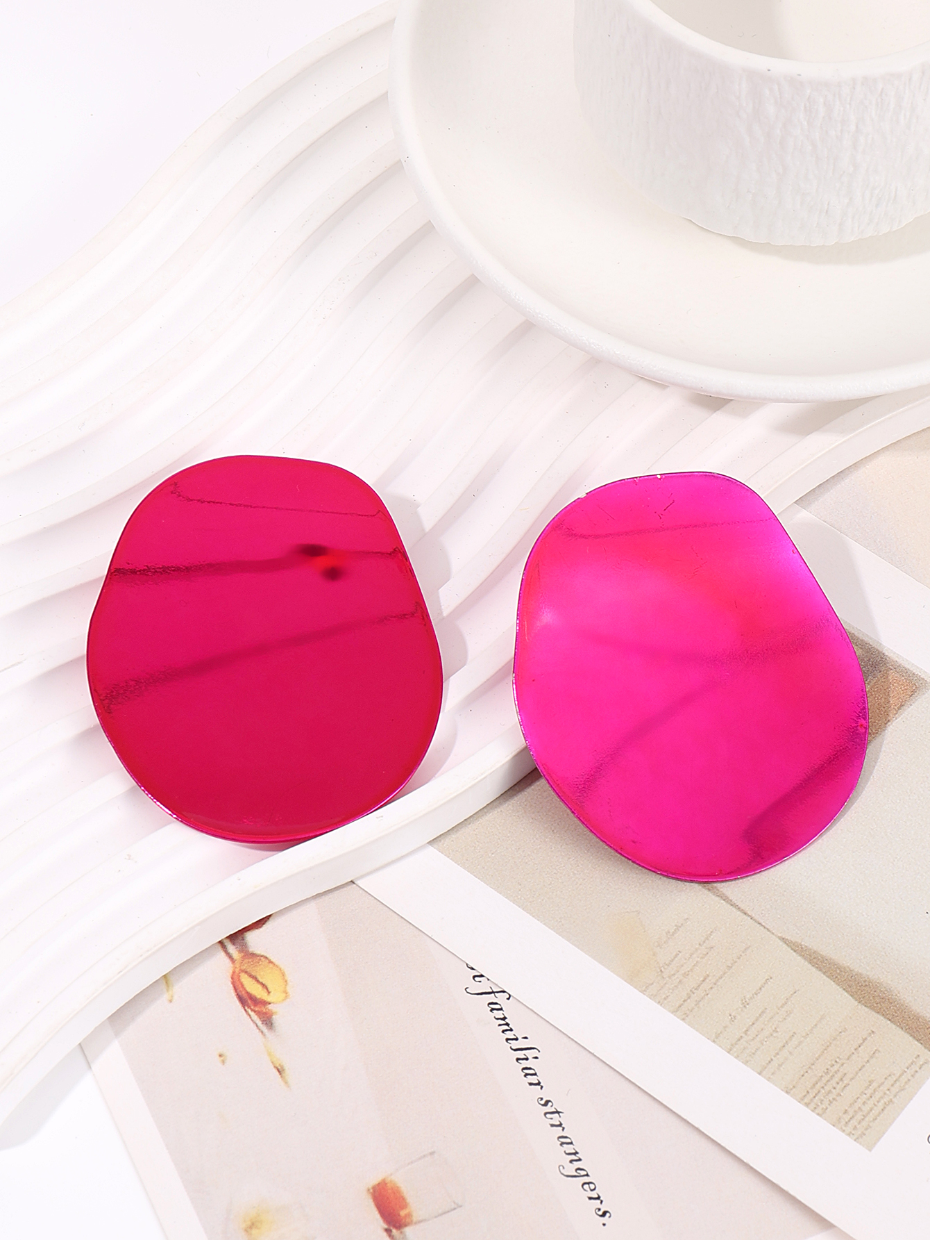 Autumn And Winter With Korean Fashion Commuting Simple Ins Style Niche Design Sense Of Women's Earrings Item Picture