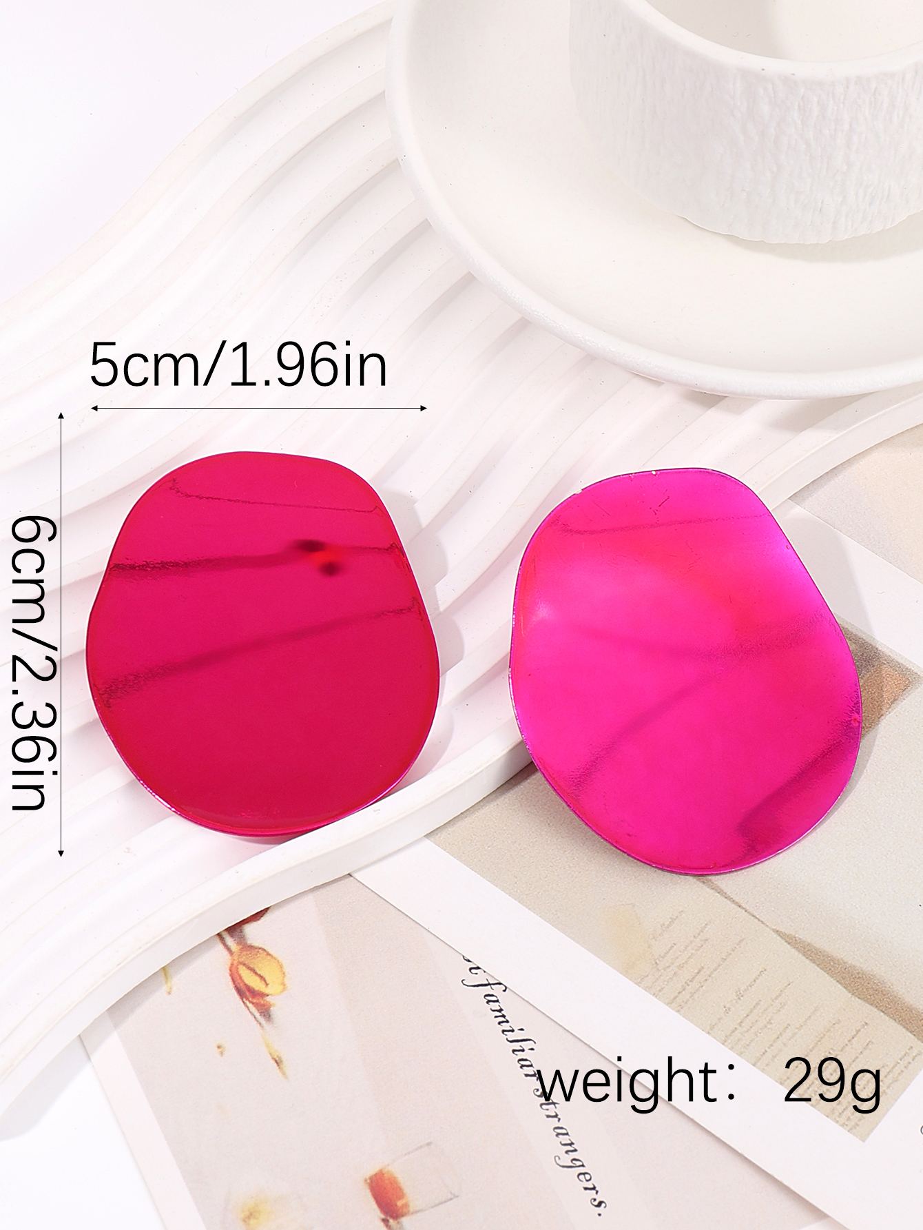 Autumn And Winter With Korean Fashion Commuting Simple Ins Style Niche Design Sense Of Women's Earrings Application Scenario