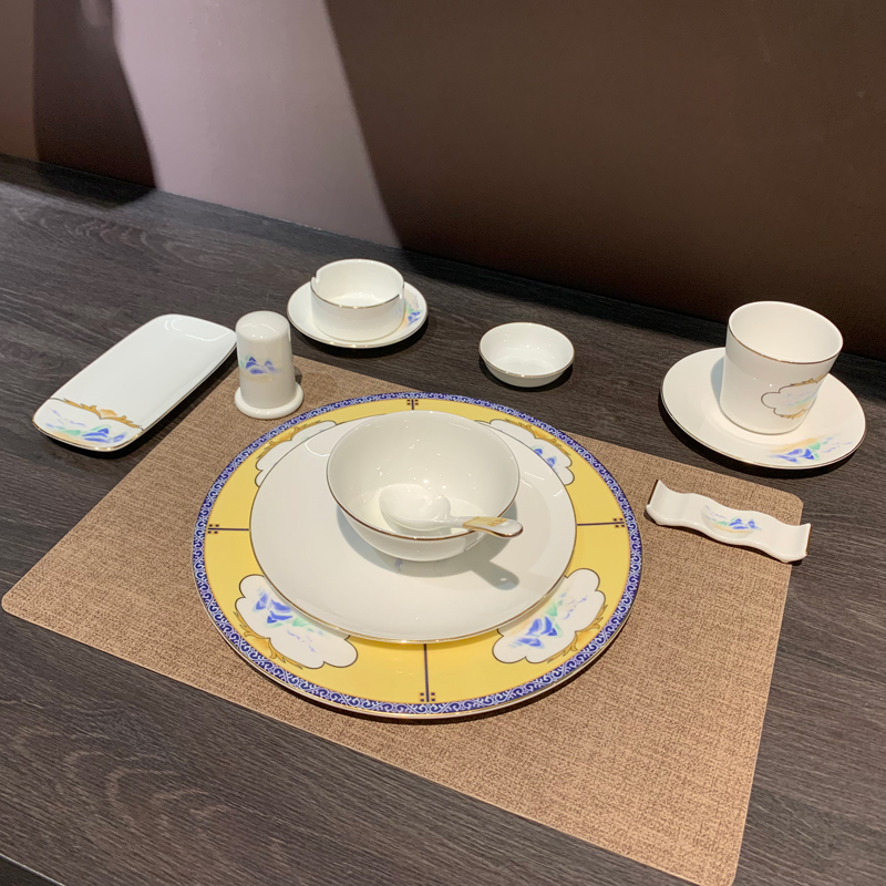 国潮酒店餐厅五星级陶瓷酒店用品批发餐具套装镶边摆台碗盘勺子套装