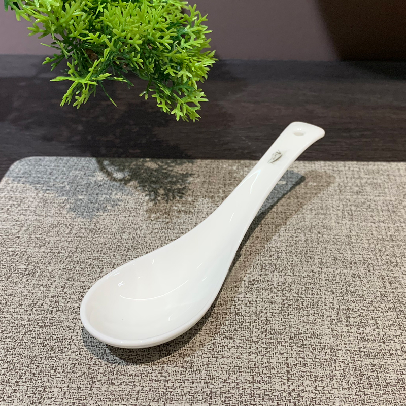 Wholesale of creative and distinctive eight-piece ceramic tableware sets for hotel restaurants and clubs, including bowls, plates and dishes Item Picture
