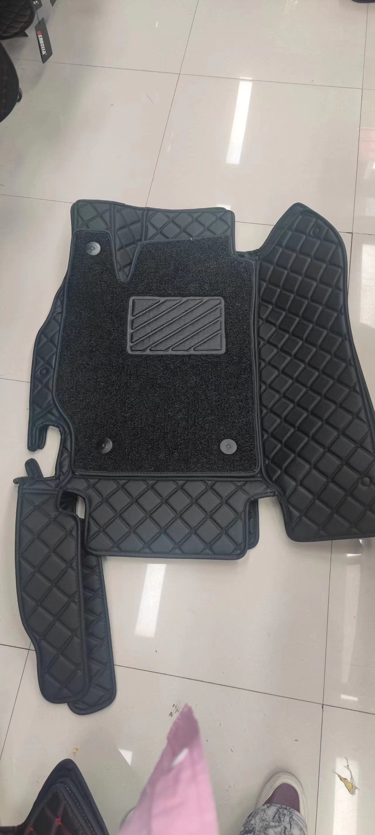 PVC-27 Special car floor mat manufacturer direct sales. Welcome to inquire and customize car supplies, customized car floor MATS, full package floor MATS Item Picture