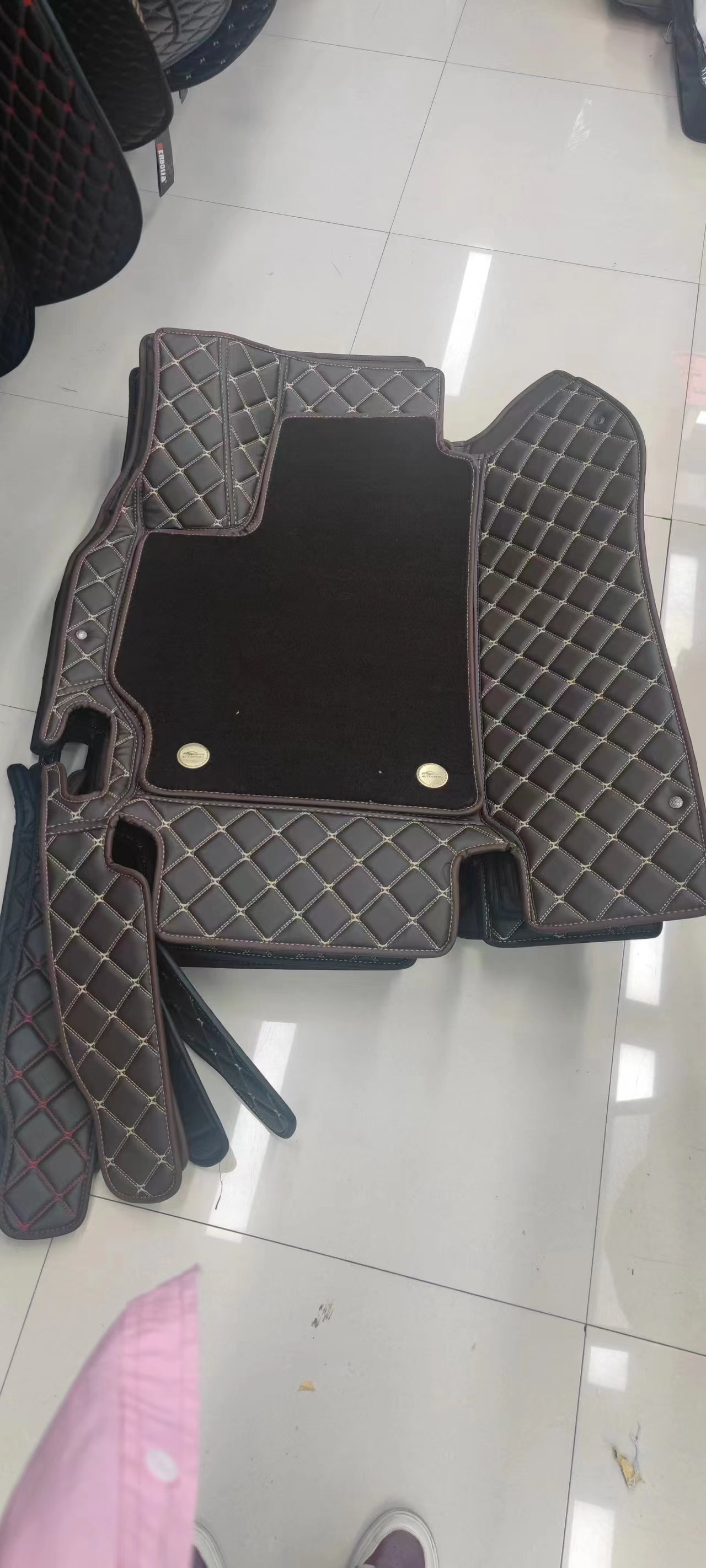 PVC-27 Special car floor mat manufacturer direct sales. Welcome to inquire and customize car supplies, customized car floor MATS, full package floor MATS