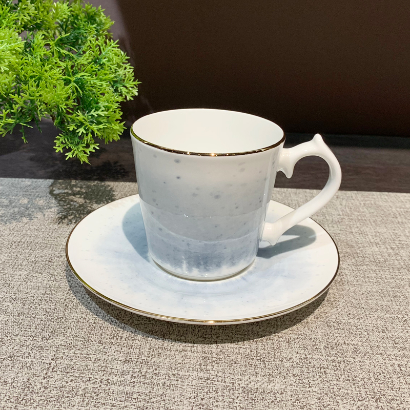 盘子/陶瓷盘/盘子碗/陶瓷盘子/不锈钢托盘子白底实物图