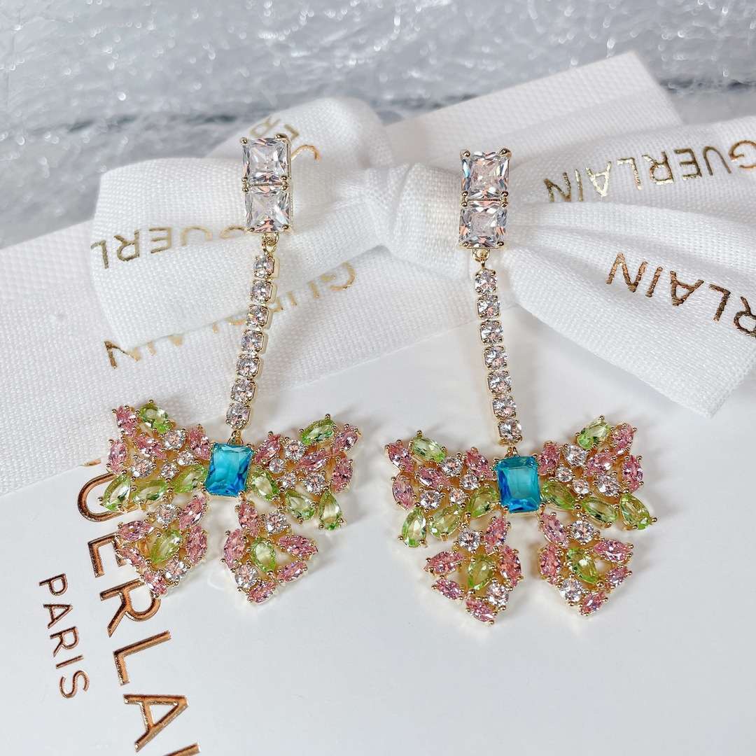 New light luxury smart long butterfly hundred fringe zircon earrings fashion master Application Scenario