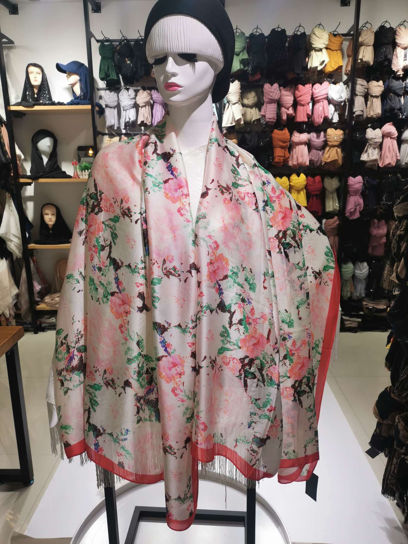 Large Silk Scarf For Women In Spring And Winter With A Shawl Dual Purpose Imitation Silk Thin Scarf 2 Application Scenario