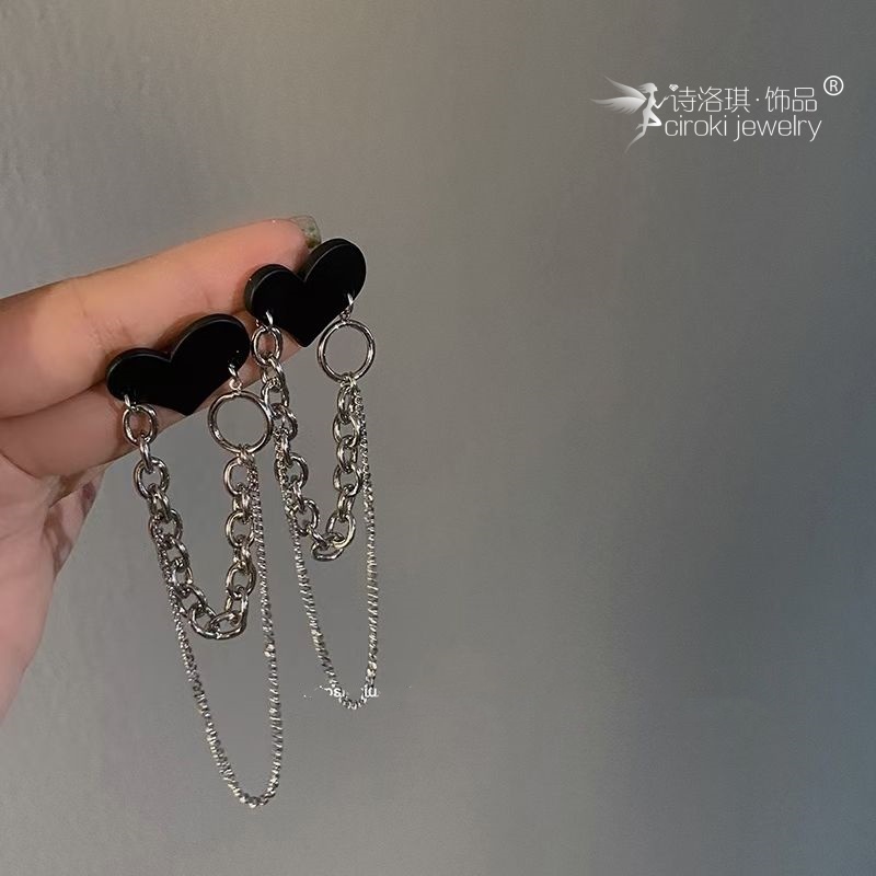 银芭桑桃心黑色耳环2021年新款潮ins冷淡风甜酷耳饰流苏链条耳钉诗洛琪饰品