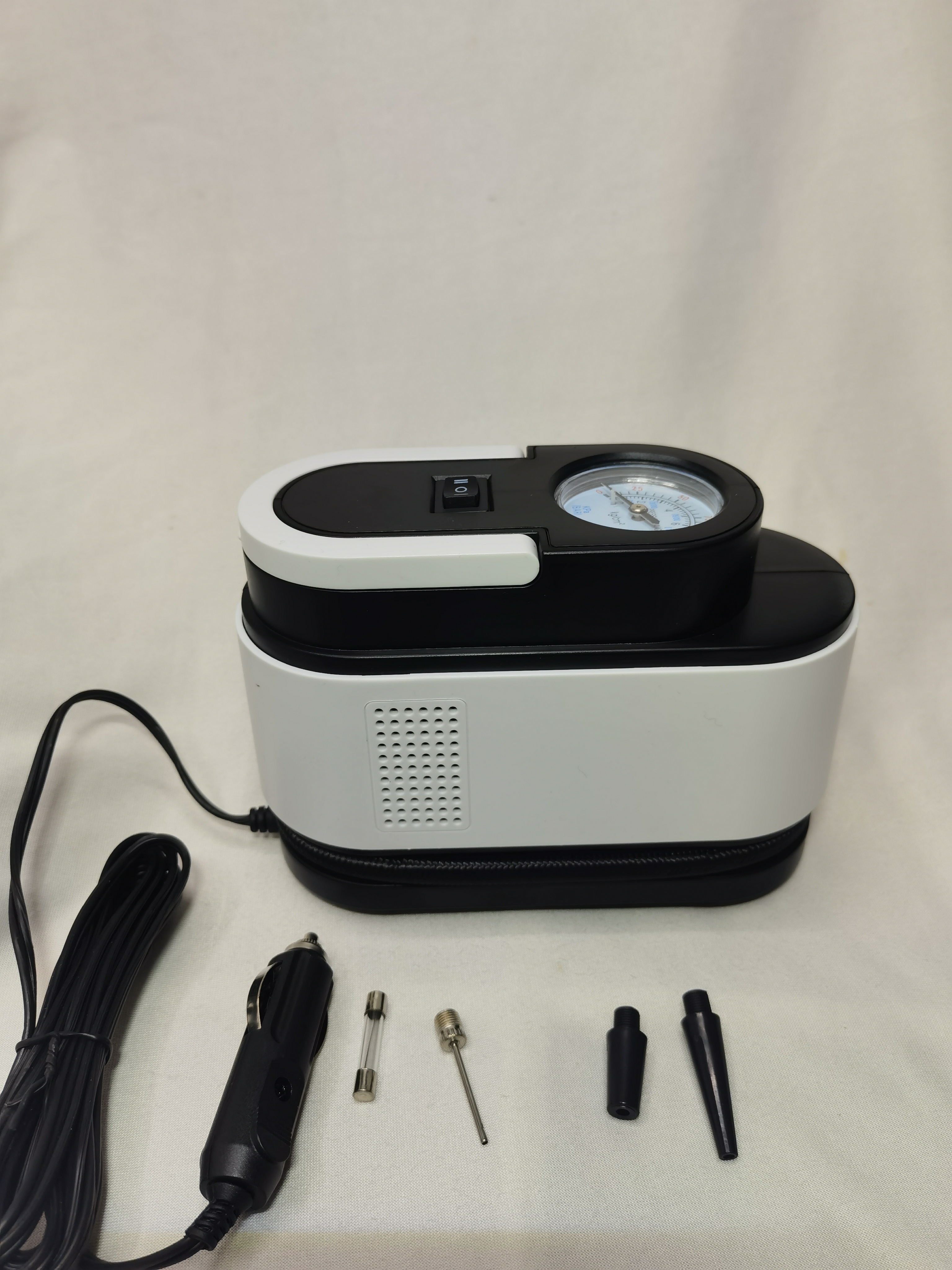 车载充气泵实物图