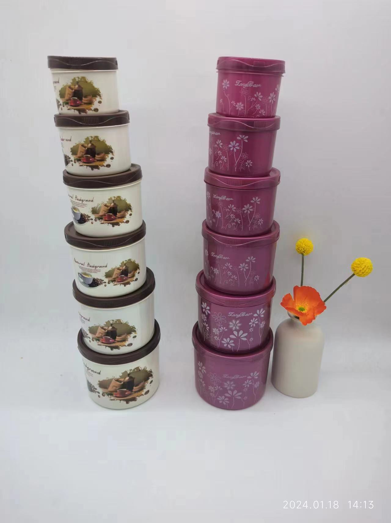 5-piece set of sealed food storage containers with LIDS for the refrigerator Application Scenario