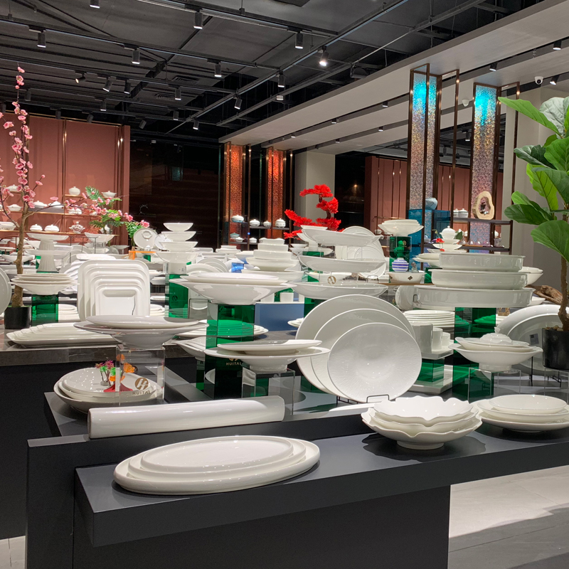 Ceramic hotel supplies: 8-inch and 10-inch round soup bowls, tall white thickened large soup bowls, new-style Western restaurant kitchen tableware Application Scenario