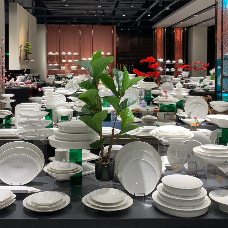 Wholesale Japanese ceramic three-compartment plates, creative barbecue tableware, hot pot seasoning plates, restaurant flavor plates, sauce plates Item Picture