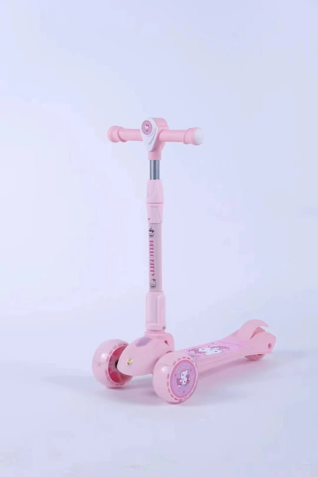 Disney scooter details Picture