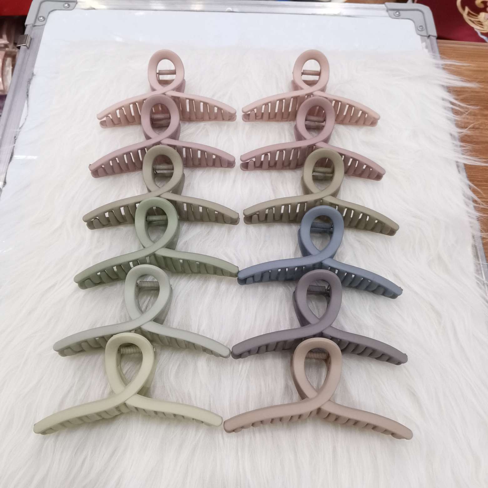 13 cm Korean-style rubber, 9 hair clips, shark clips, plastic hair clips, headwear, hair clips, headwear Application Scenario
