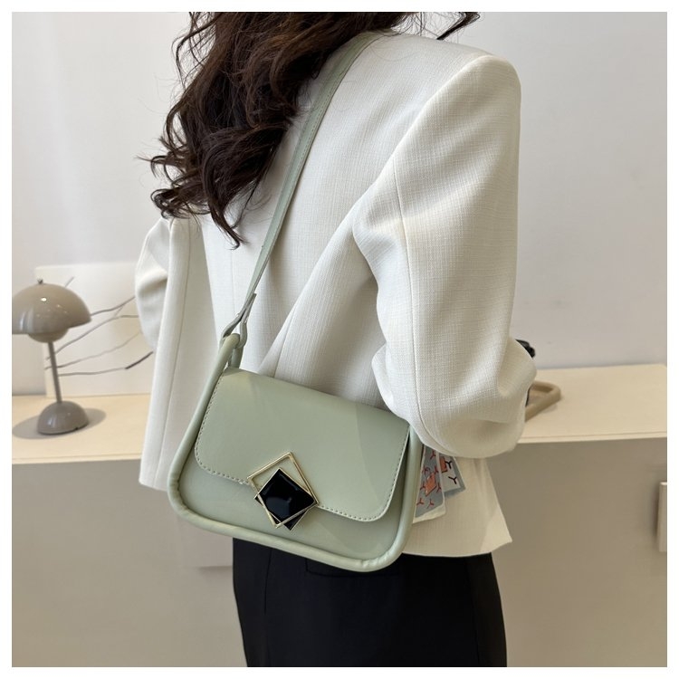 A new 2024 trendy women's bag, a simple and stylish shoulder bag, a small square, casual and stylish silk scarf hand-held crossbody bag detail image 13