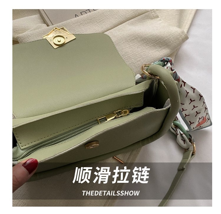 A new 2024 trendy women's bag, a simple and stylish shoulder bag, a small square, casual and stylish silk scarf hand-held crossbody bag detail image 6