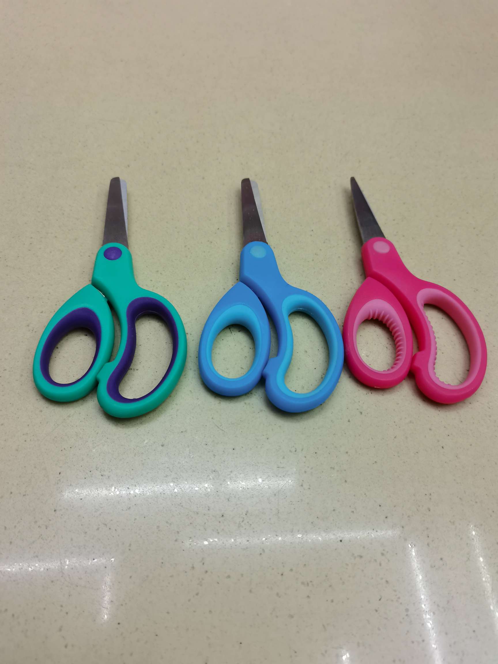Scissors, daily necessities, student scissors, children's scissors, hardware knives, knives, tools, scissors, cutting tools, scissors Item Picture