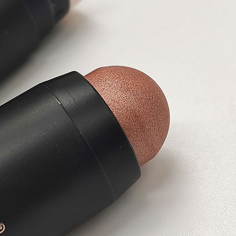 The highlight stick conceals the glitter Application Scenario