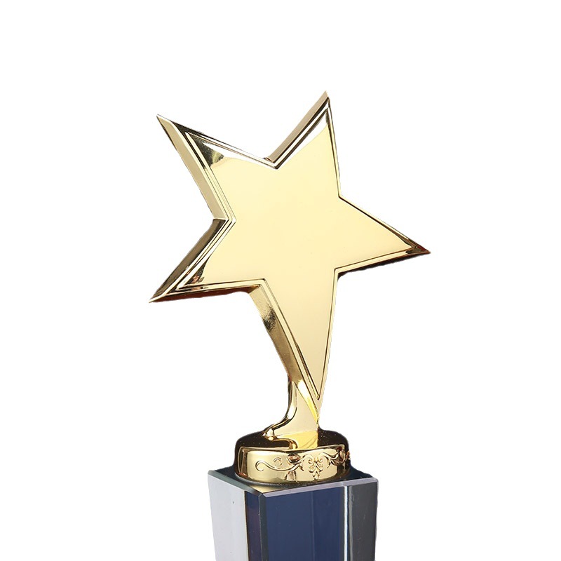 奖杯/水晶奖杯/足球奖杯/奖牌奖章/儿童玩具白底实物图