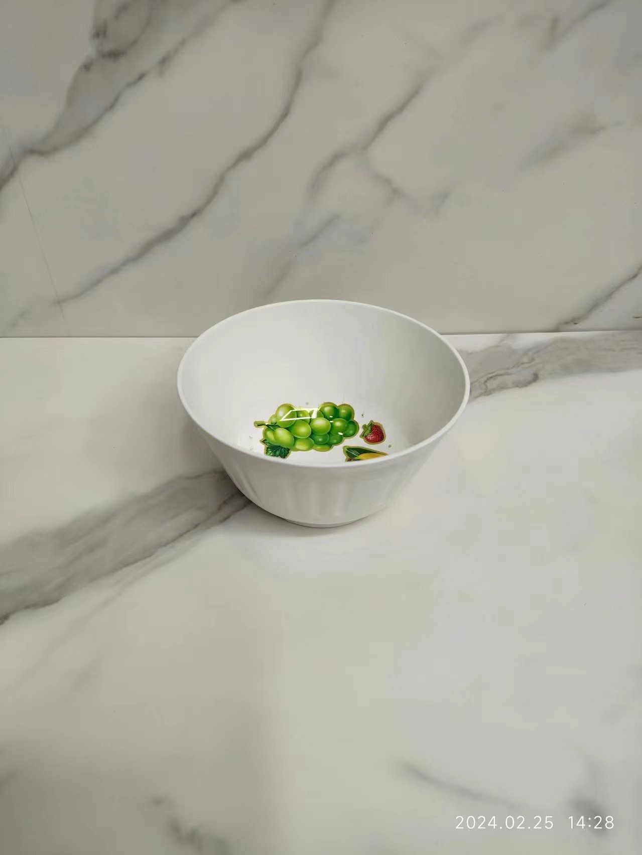 Thickened plastic bowls, small white bowls, 1 yuan and 2 yuan, wholesale from street stalls Item Picture