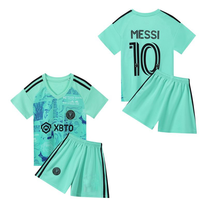 Juventus and Manchester United football uniforms for children of all ages 2023-24, Messi and Cristiano Ronaldo sets for boys and girls, custom-made for babies details Picture