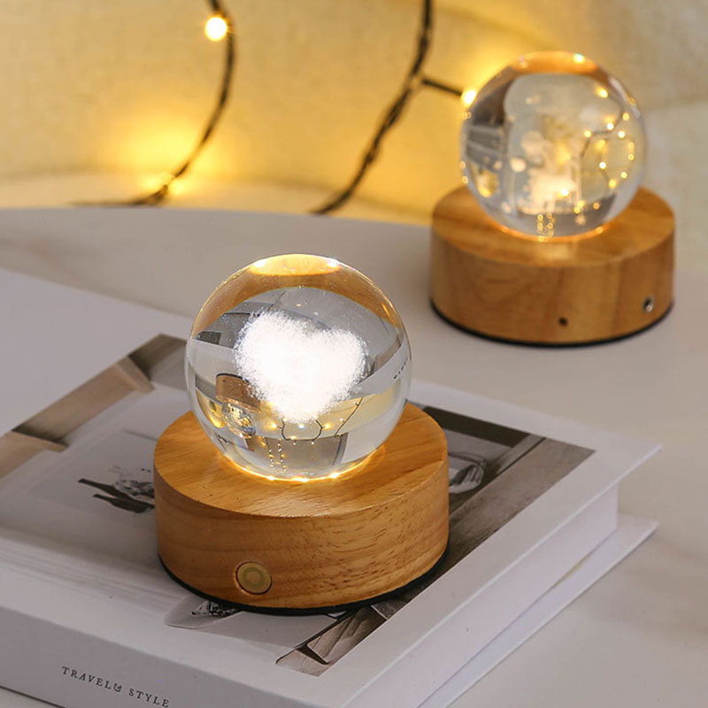 Astronaut crystal ball Cloud night light Cube Heart couple atmosphere Light High-end bedroom bedside lamp gift details Picture