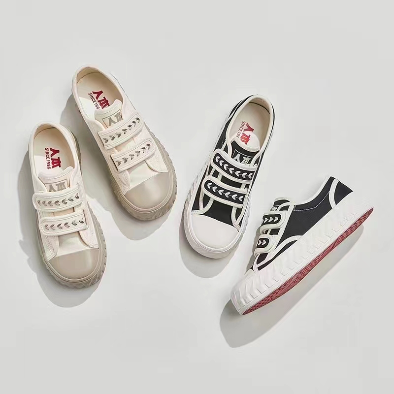 Velcro canvas shoes Application Scenario