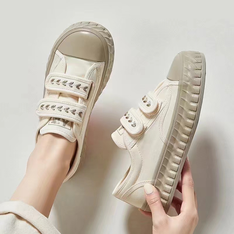 Clasp canvas shoes thumbnail