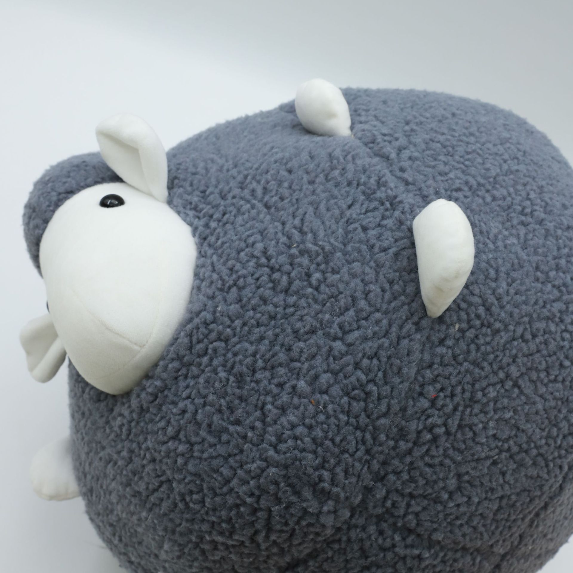 Cute sheep throw pillow blanket two-in-one, Kanglewu animal flannel car air conditioner midday rest blanket order customization pic 15
