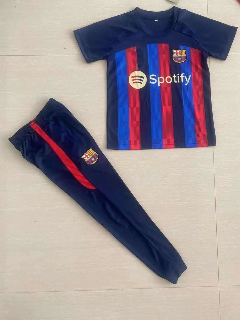 Children's sports pants in navy blue for boys and girls with two stripes and one stripe. Spring and autumn school uniform pants for primary school students Application Scenario
