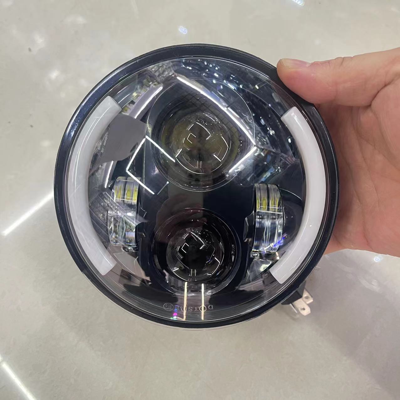 Motorcycle spotlights, LED spotlights, yellow and white lights, street lamps, high-brightness Wrangler headlights, 5.75 inches Item Picture