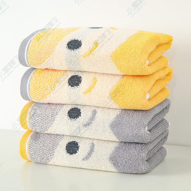 One Piece Of Reverse 32 Thread Cotton Jacquard Cartoon Face Towel Item No. : 221 Application Scenario