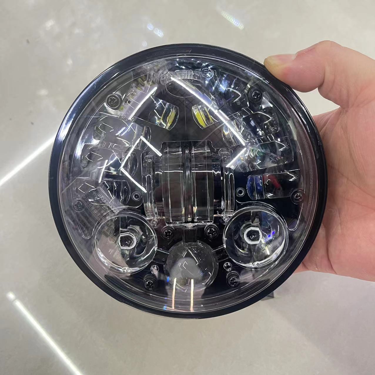 Motorcycle spotlights, LED spotlights, yellow and white lights, street lamps, high-brightness Wrangler headlights, 5.75 inches Application Scenario