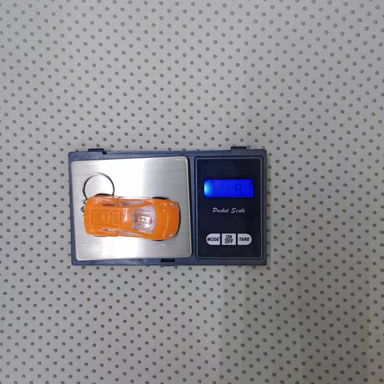 Small gifts, flashing car keychains, lights, illuminated toys, small pendants, small gifts, giveaways, factory direct sales, high electronic toys, 1 Item Picture