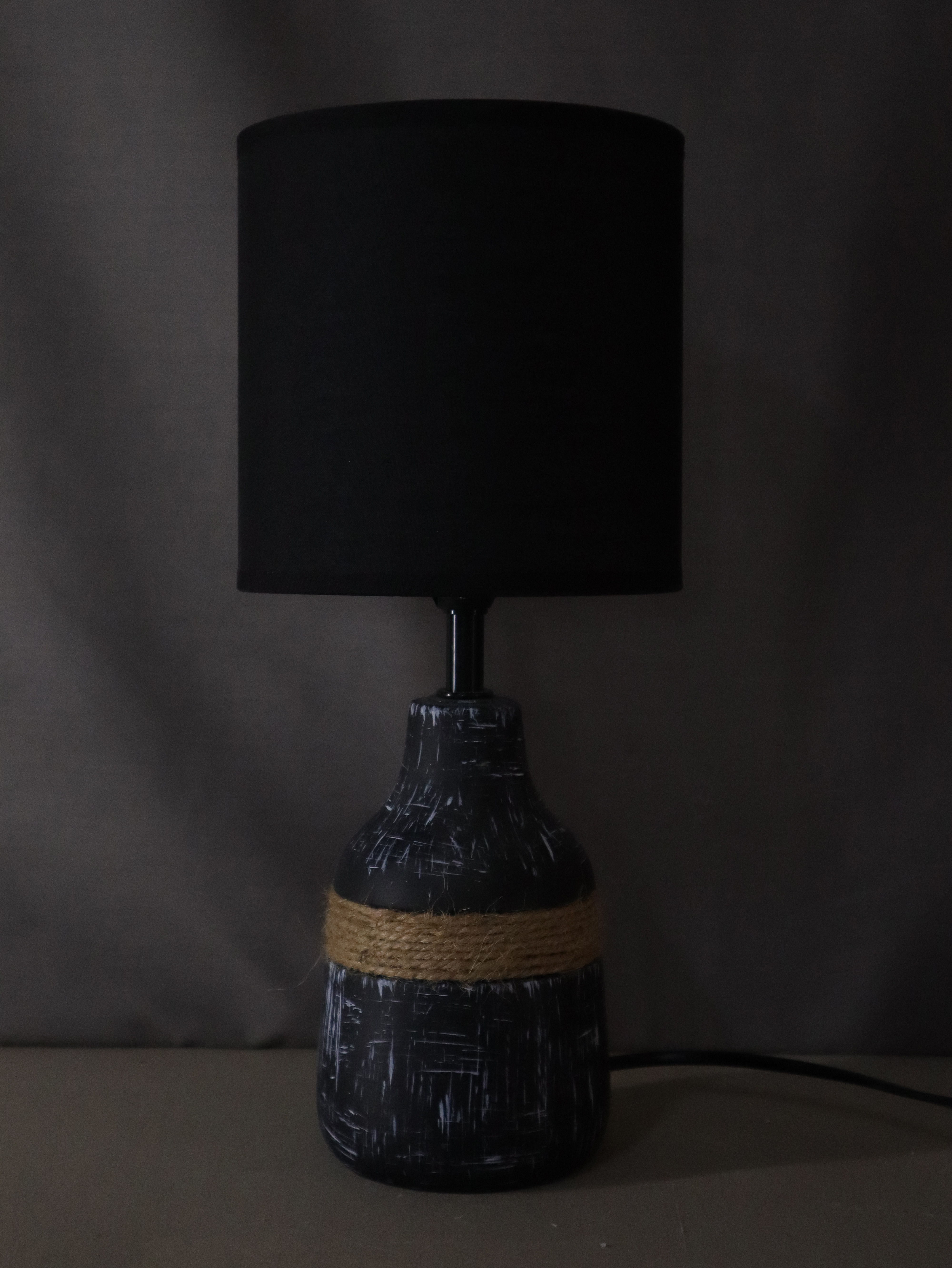 黑色创意手工麻绳台灯 独具一格的造型