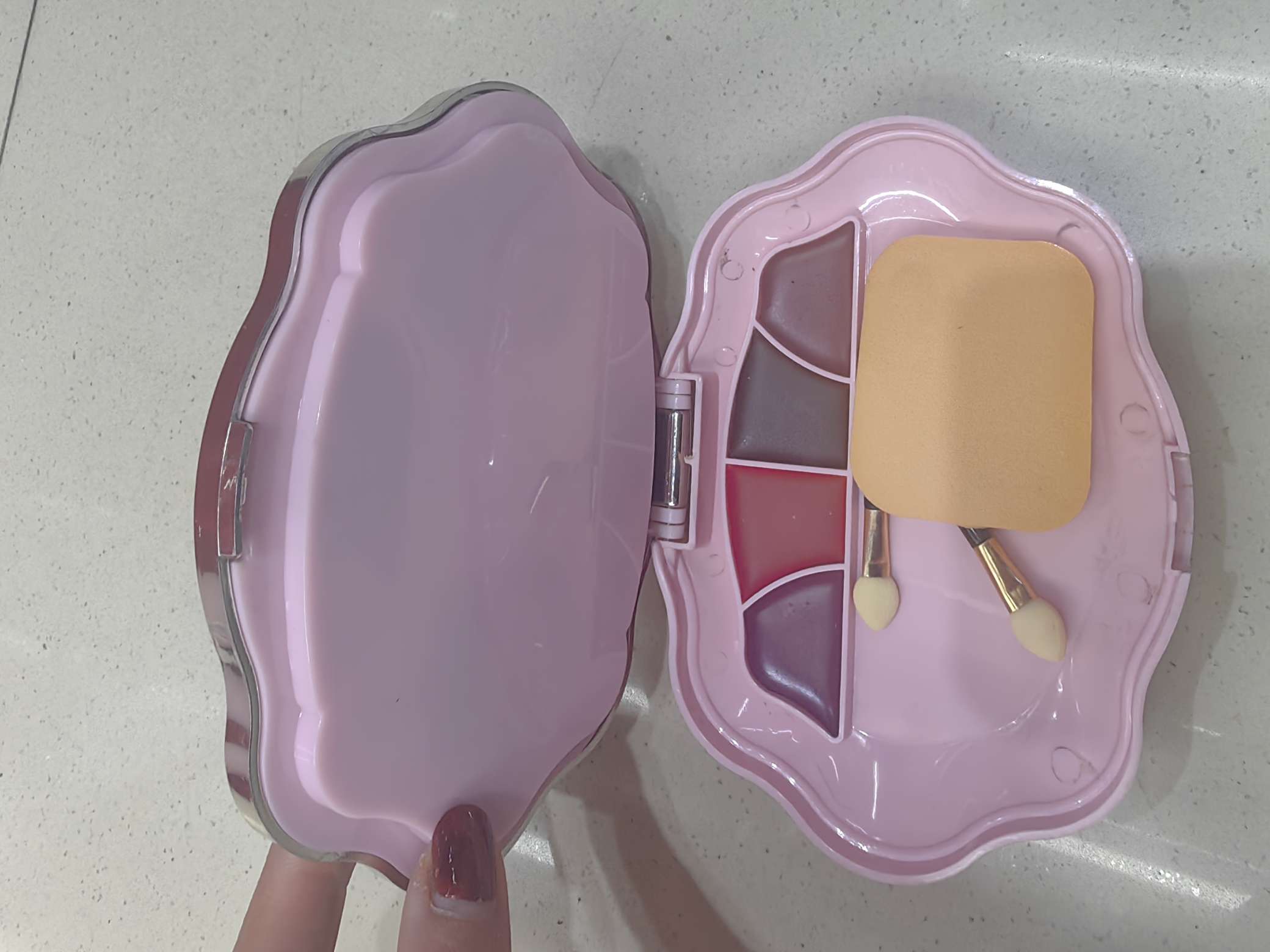 Floral Eyeshadow Application Scenario