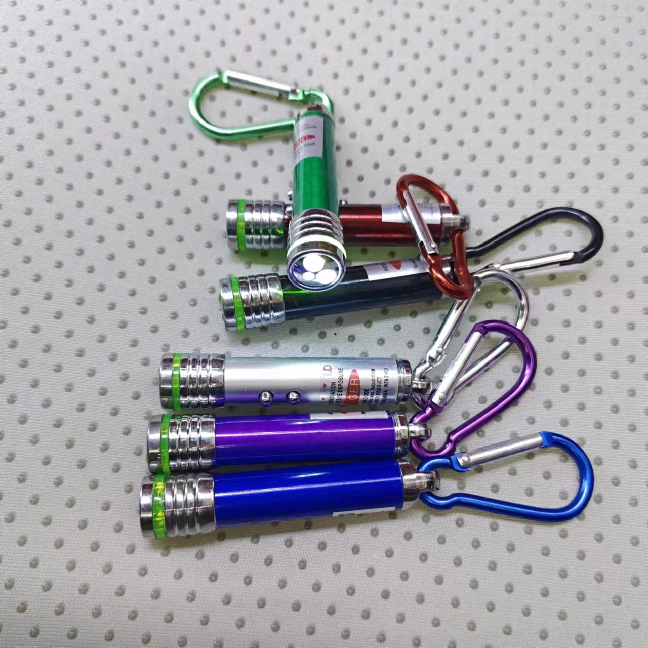 Laser light, laser light, two white lights, flash and infrared aluminum buckle flashlight manufacturer wholesale details Picture