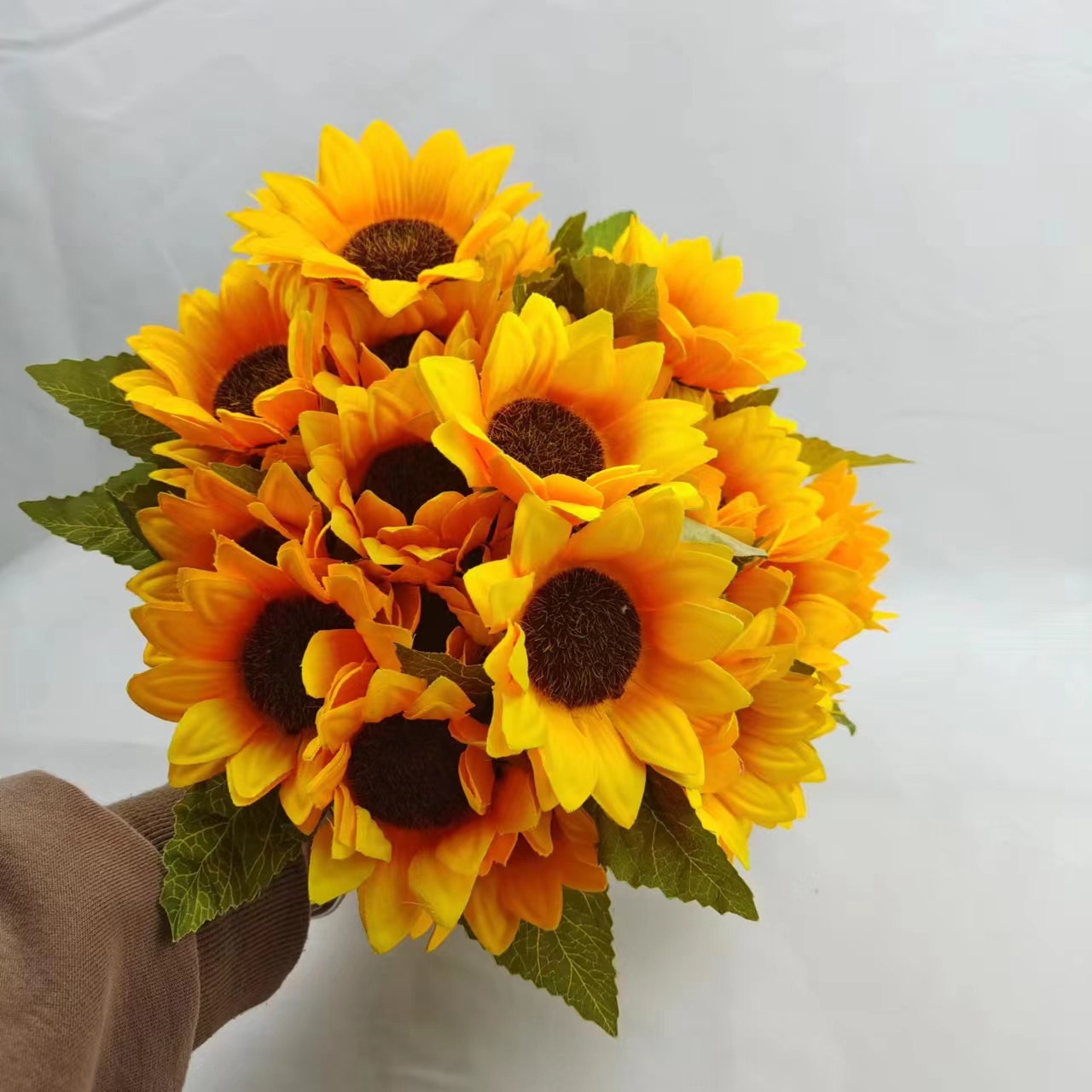 Factory Direct Sales 7 Head Sunflower Simulation Plastic Sunflower Indoor And Outdoor Decoration Diy Flower Materials Flower Engineering Flowers Application Scenario